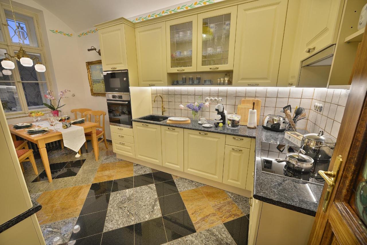 Apartman Dalia Janackovo Nabrezi Πράγα Εξωτερικό φωτογραφία