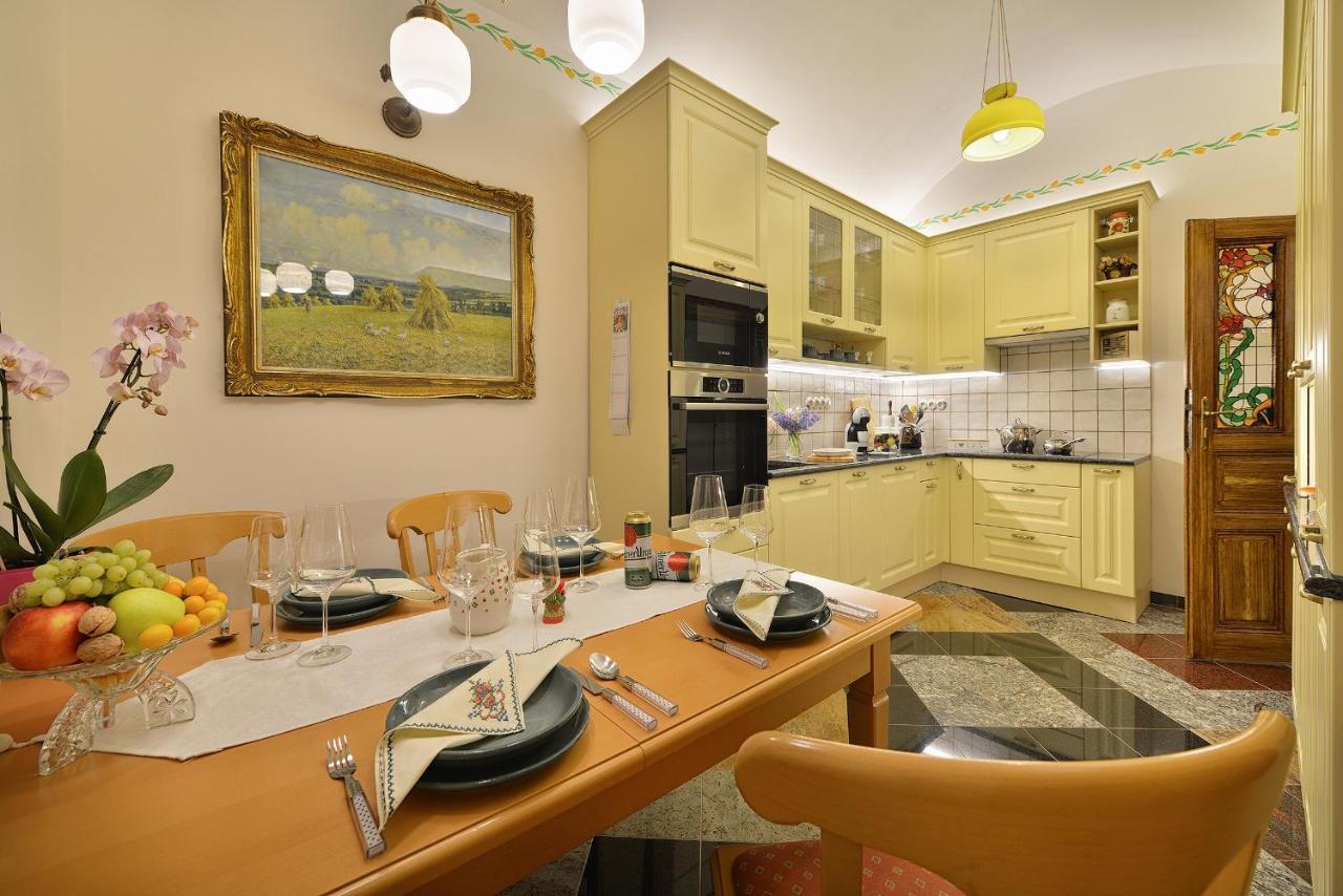 Apartman Dalia Janackovo Nabrezi Πράγα Εξωτερικό φωτογραφία